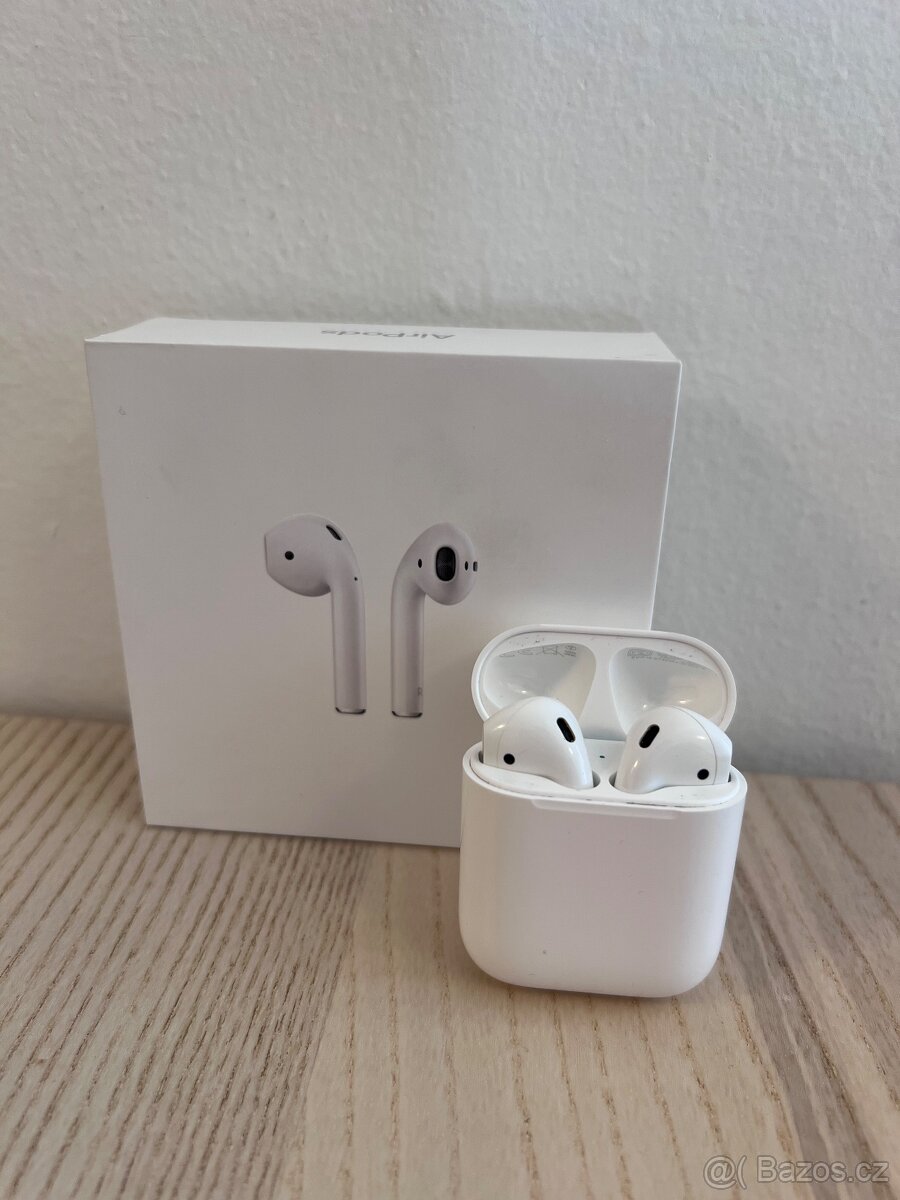 Apple AirPods 1st gen