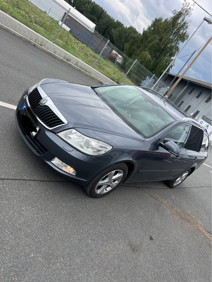 Škoda oktávka 2 1.6 tdi 77 kw 2012 rok