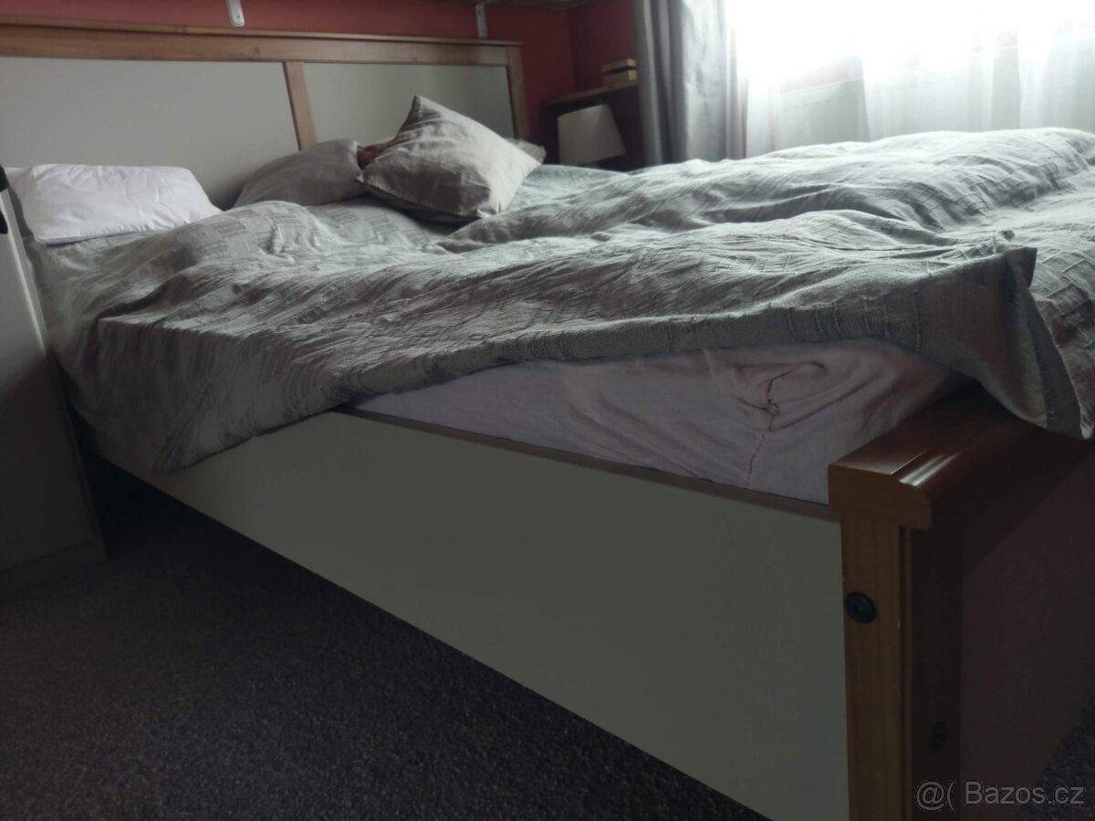 Prodám postel IKEA i s matracemi