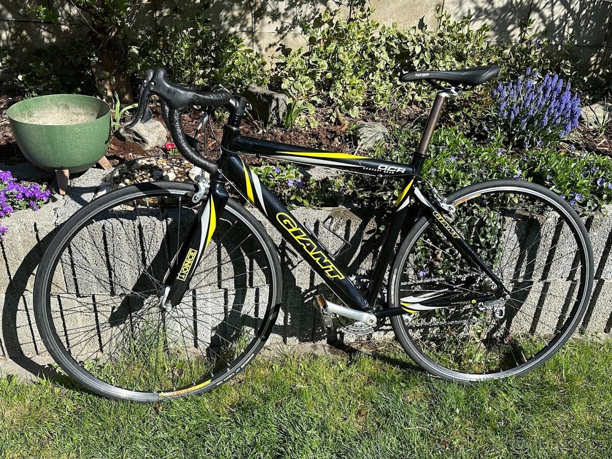 Silniční kolo Giant OCR