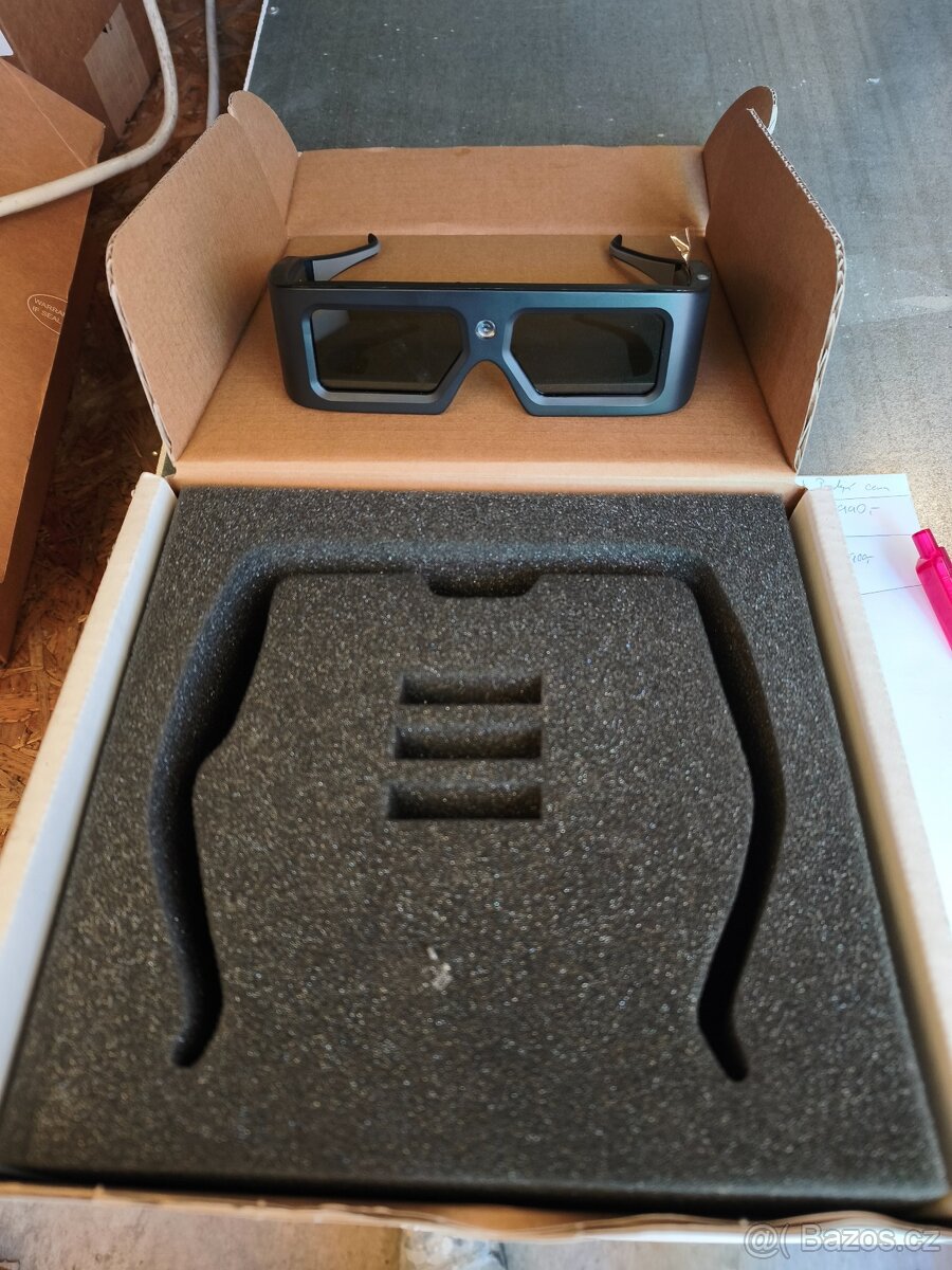 3D brýle od společnosti NEC