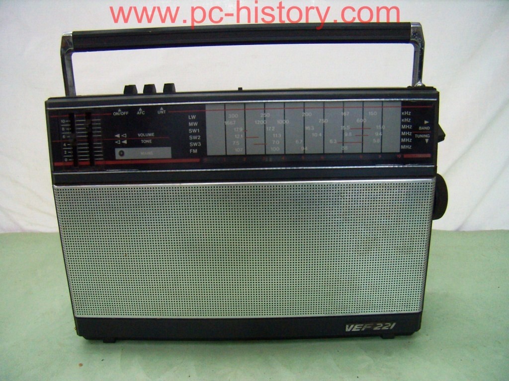 Rádio VEF 221