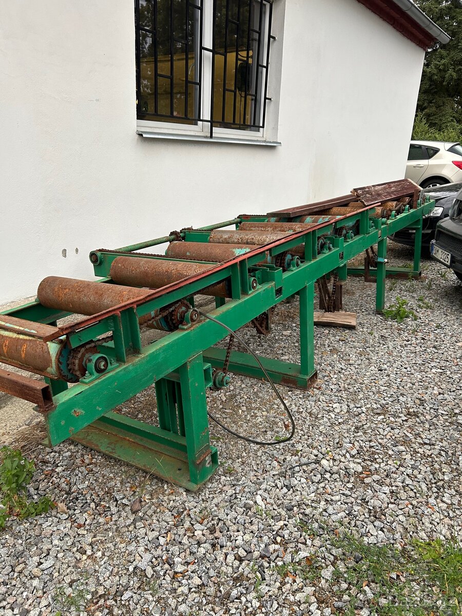 Podavaci stul Stipacka klady