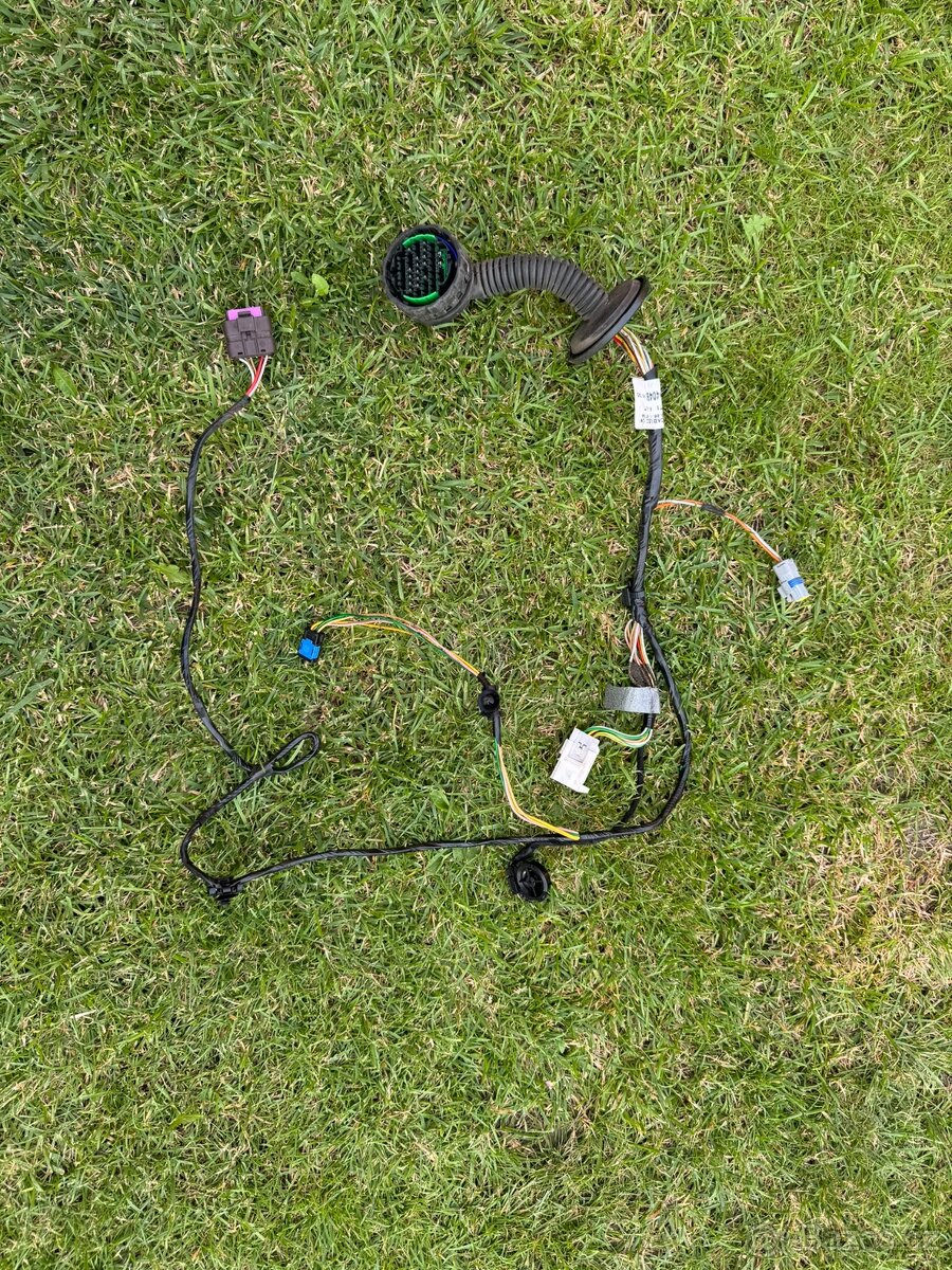 Kabeláž předních dveří Peugeot 206