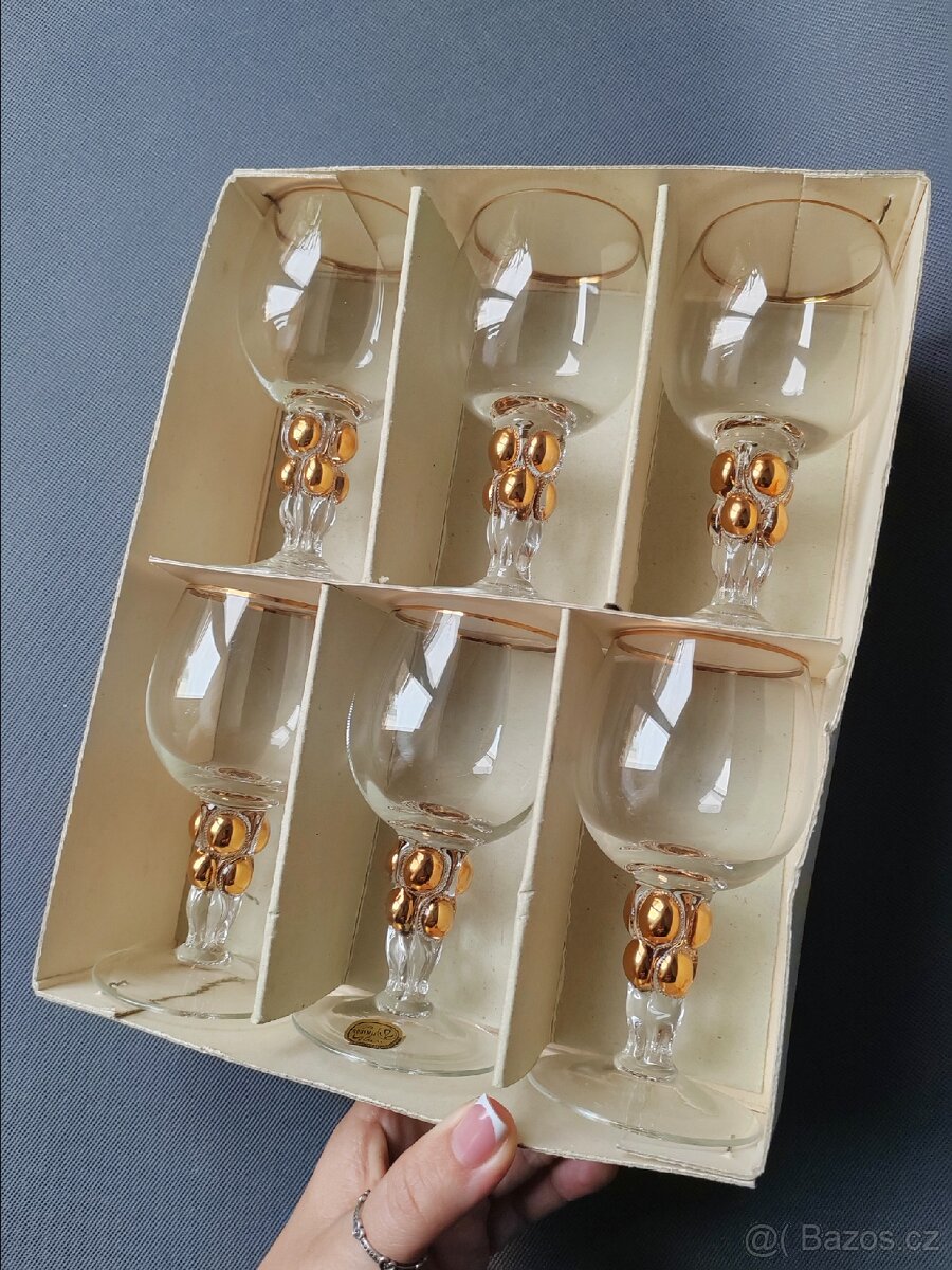 Nádherná sada skleniček na vino Zlatá Zuzana 1956-1960