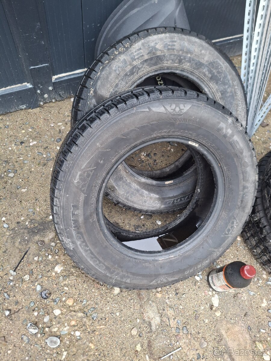 ZIMNÍ PNEU 215/70/15 2ks Nexen