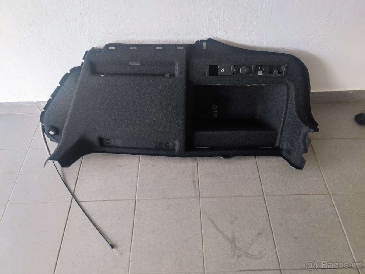 Kufrová bočnice Škoda Superb 3 hatchback