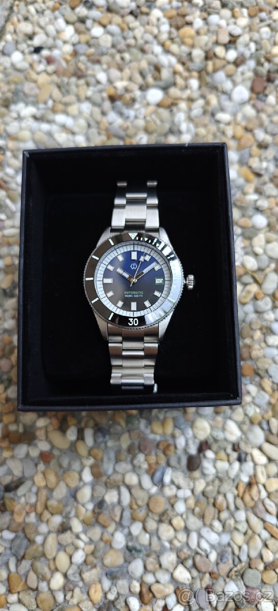 Automatické hodinky, strojek Seiko NH35, voděodolné 150M