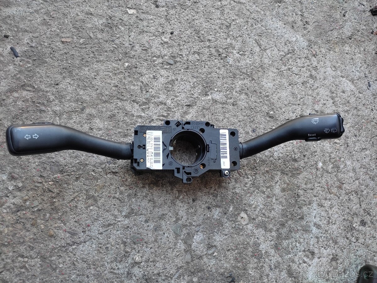 Škoda Fabia 1, páčky blinkrů, stěračů