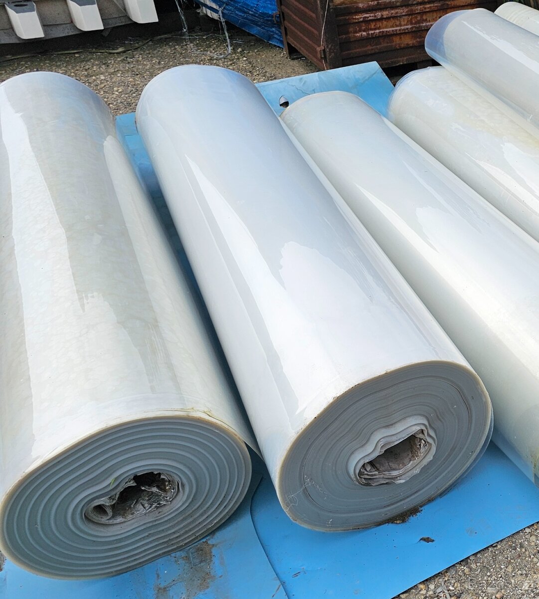 Průhledná čirá transparentní folie - pevná