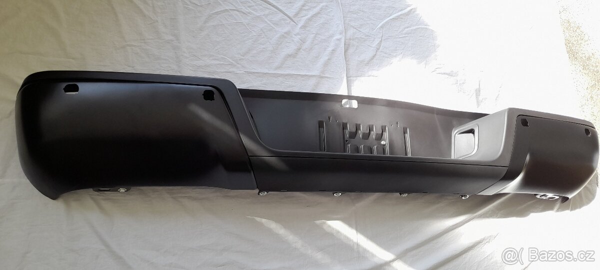 Zadní nárazník Ford Ranger - nový, černý