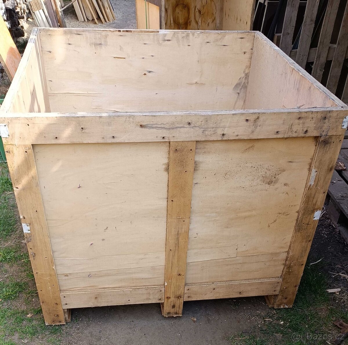 BEDNA na dřevo, hobliny... základ na udírnu ...atd....