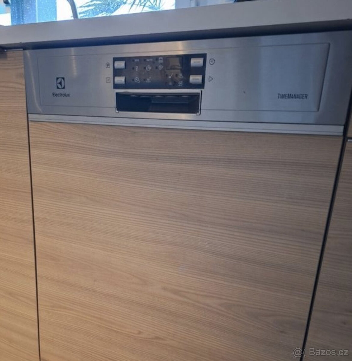 Myčka nádobí Electrolux automatické otevírání