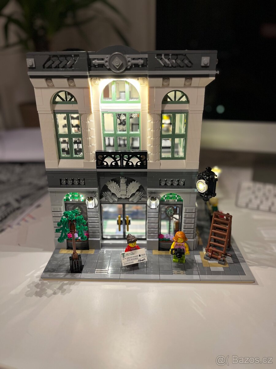 LEGO Creator Expert 10251 Brick Bank - Z VÝSTAVKY + SVĚTLA
