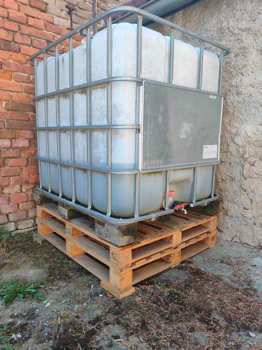 Palety pod barel 1000L
