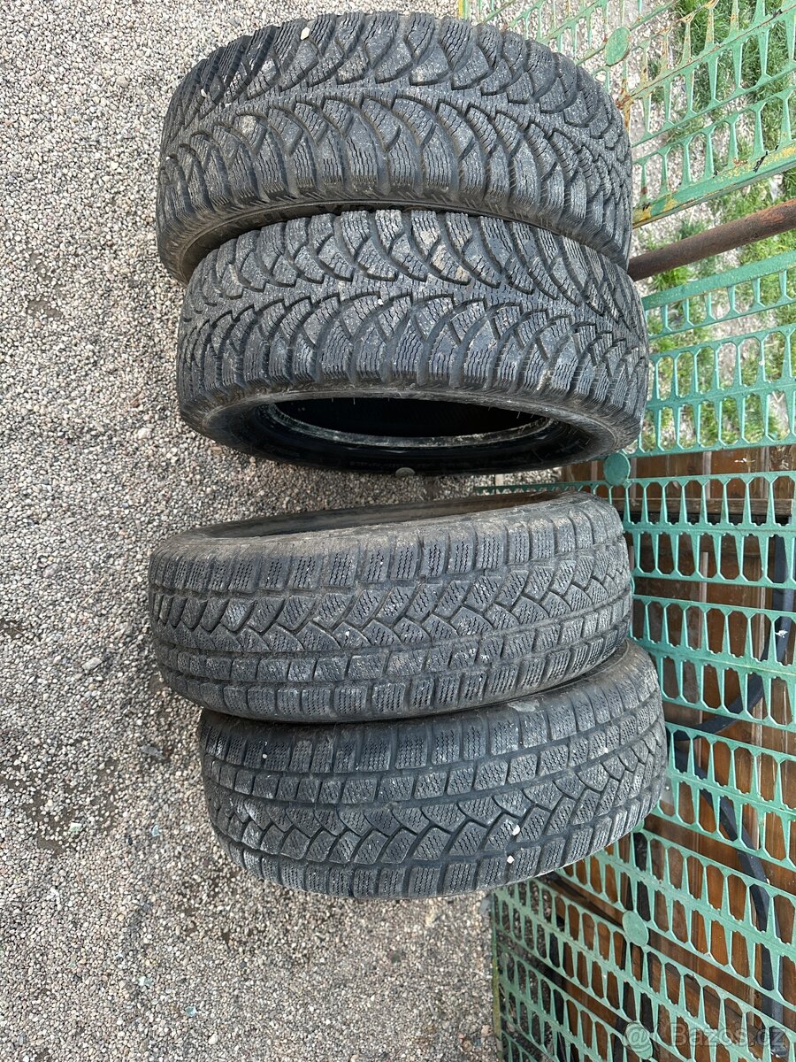 Zimní pneu 195/60R15