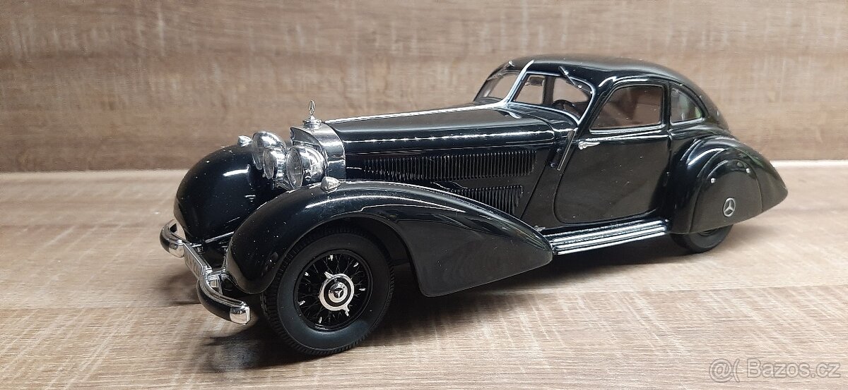 Model Mercedes Benz