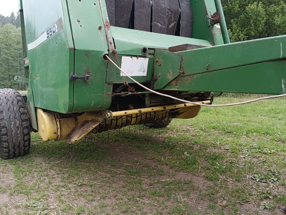 LIS NA KULATÉ BALÍKY JOHN DEERE 550