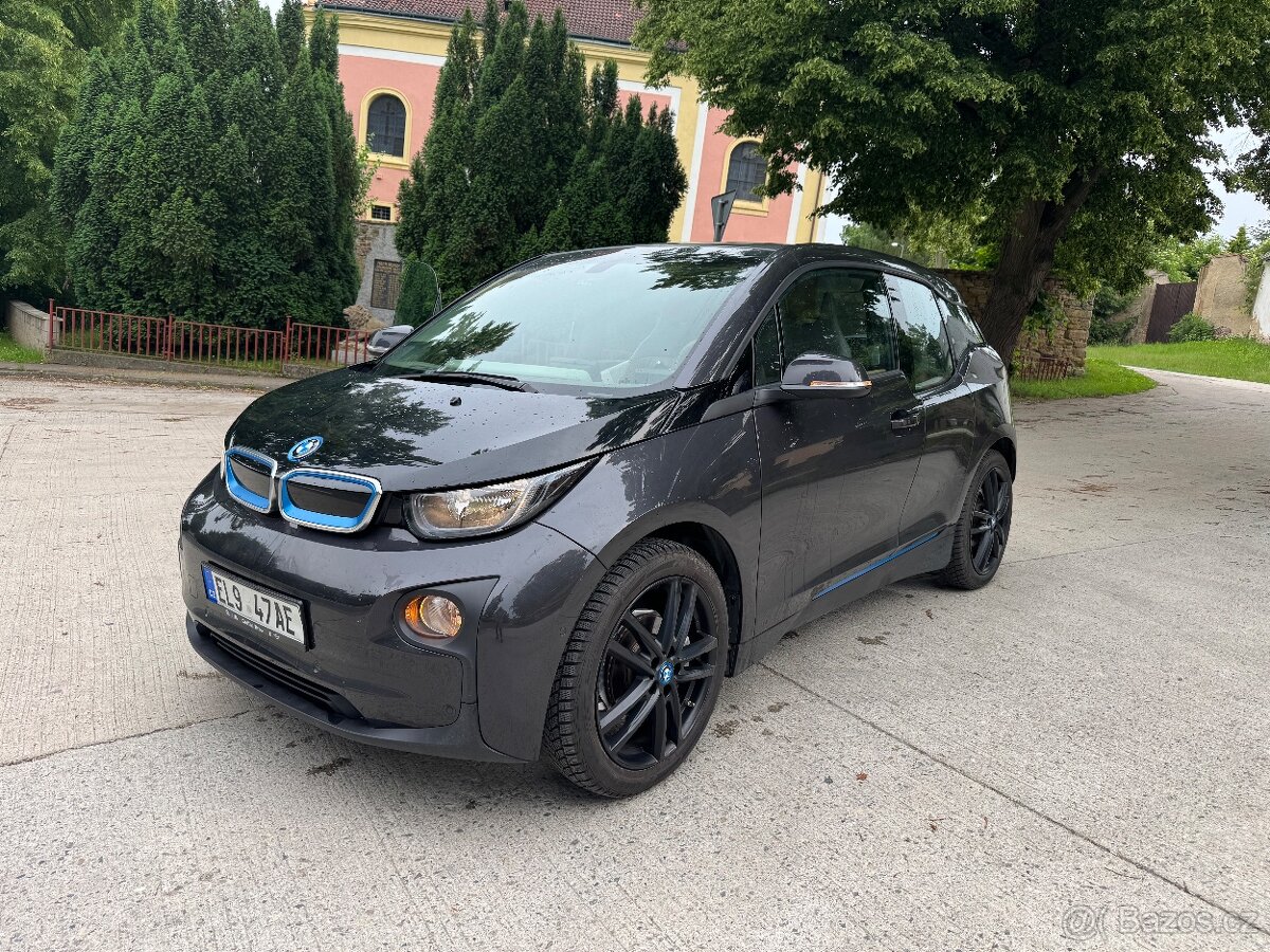 BMW i3 Lodge design , tepelné čerpadlo, naviagce prodám pěk
