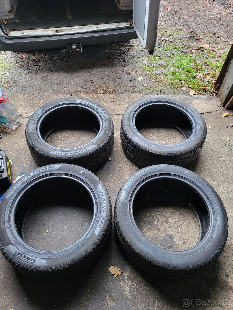 Zimní pneu pirelli 285/45/20