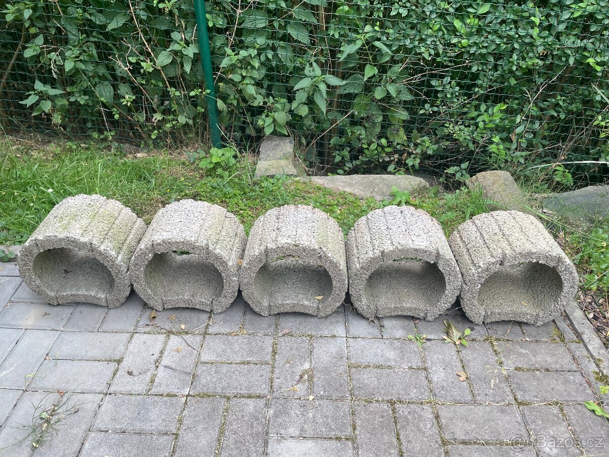 Kvetinace, betonove tvarovky 7ks