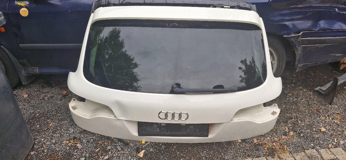 Pate dvere audi q7 viko kufru audi q7 4L
