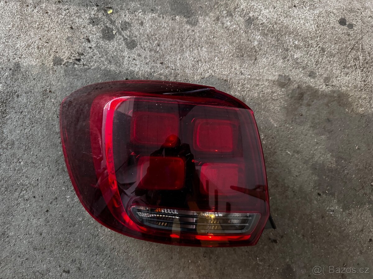 Zadní světlo levé – Dacia / Renault Sandero – kód 265554938R