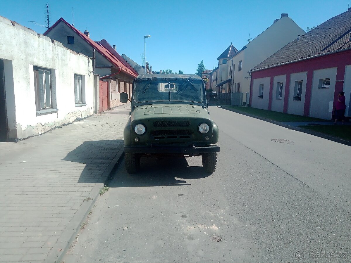Prodám Uaz 469 benzín - plyn