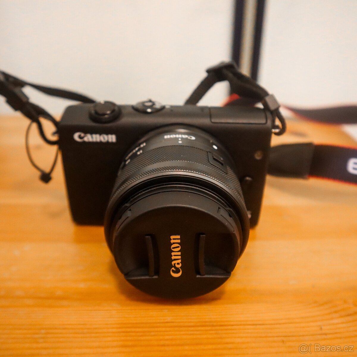 Canon M200 + objektiv + příšlušenství