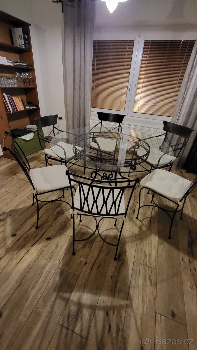 Kovový jídelní stůl +6 židlí, nová cena