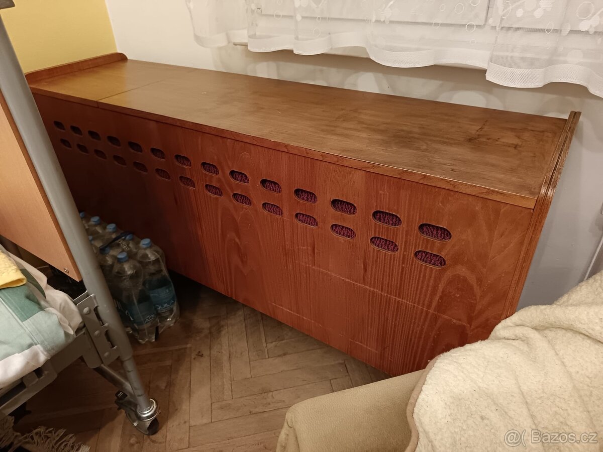 Nábytek do ložnice z 60. let, použitý