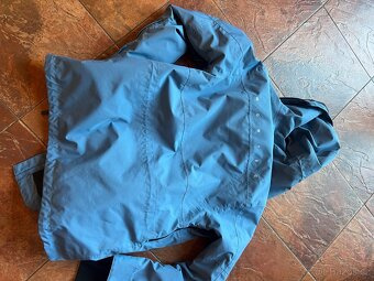 zimní snowboardová/lyžařská bunda