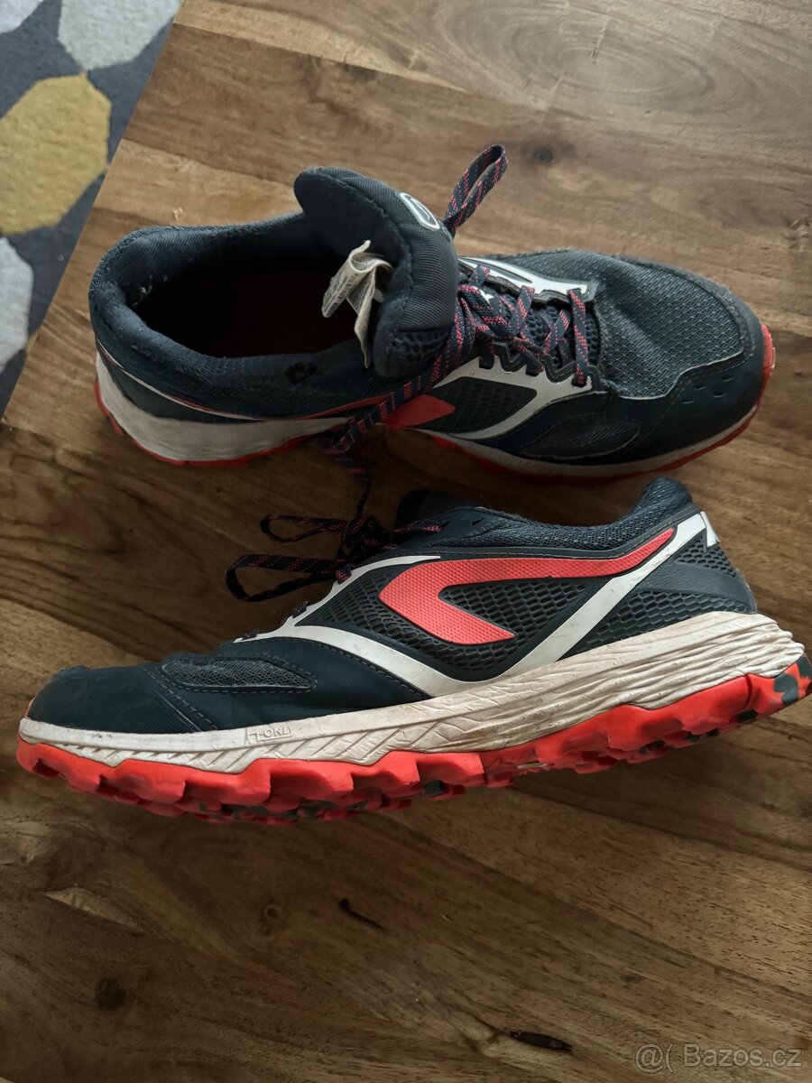 Dámská sportovní obuv