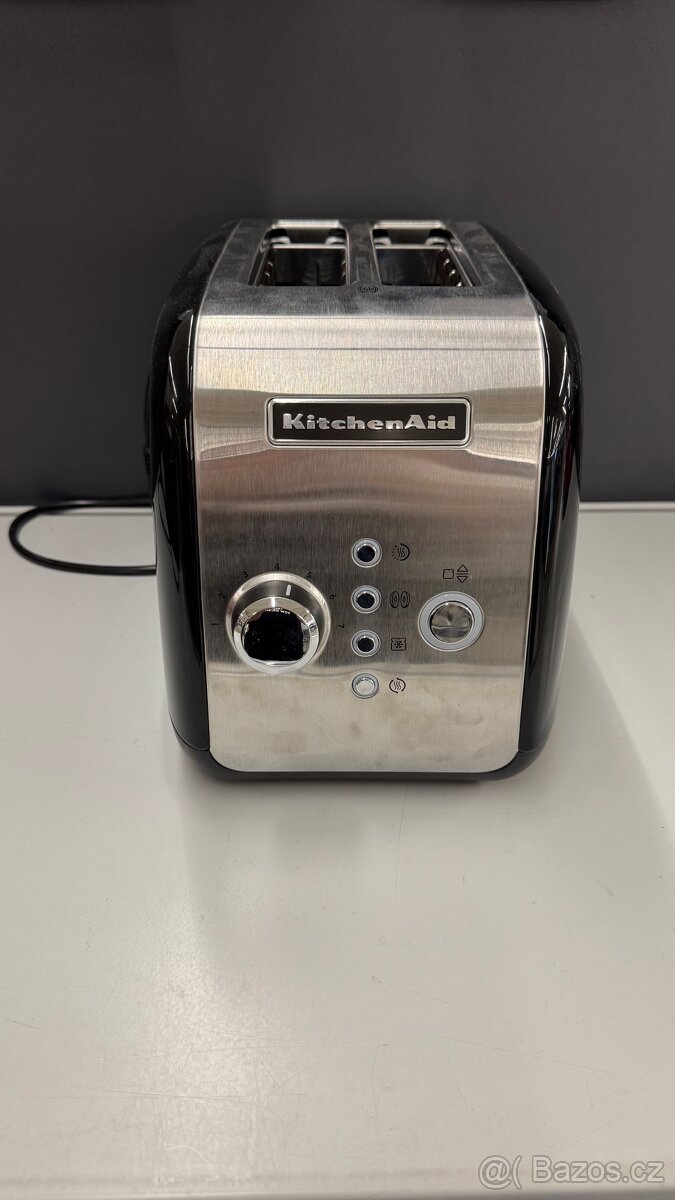 KitchenAid toustovač 5KMT221EOB černý