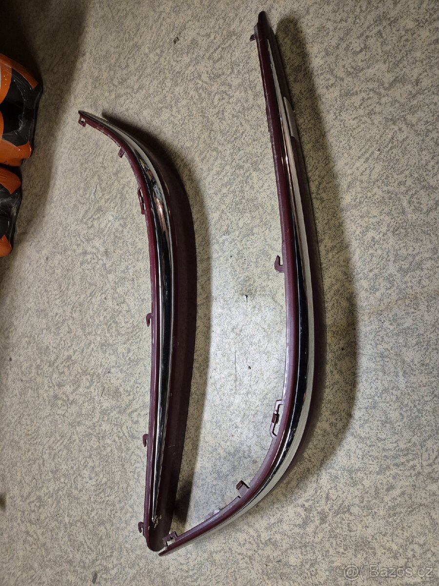 Mercedes E W211 rohové lišty předního nárazníku