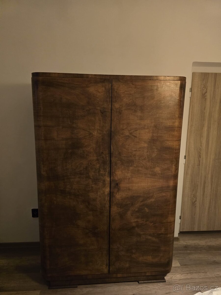 Retro skříň