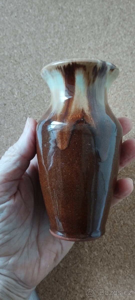 keramická vázička