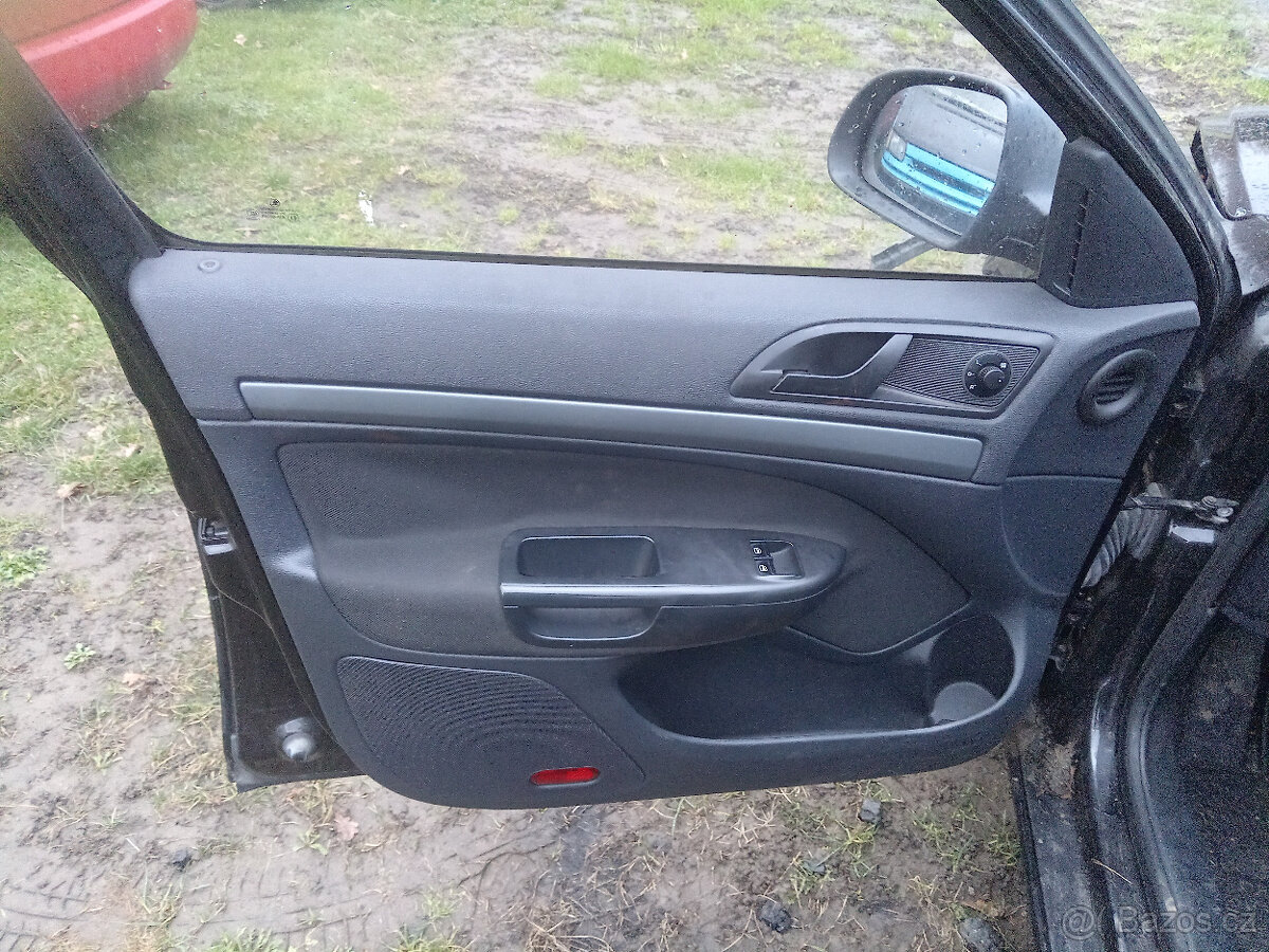 Škoda Octavia II tapecíry dveří polstrování
