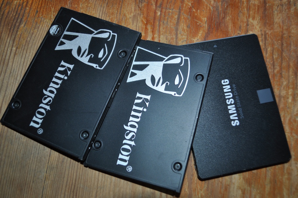 Prodám použité SATA III 2,5 SSD