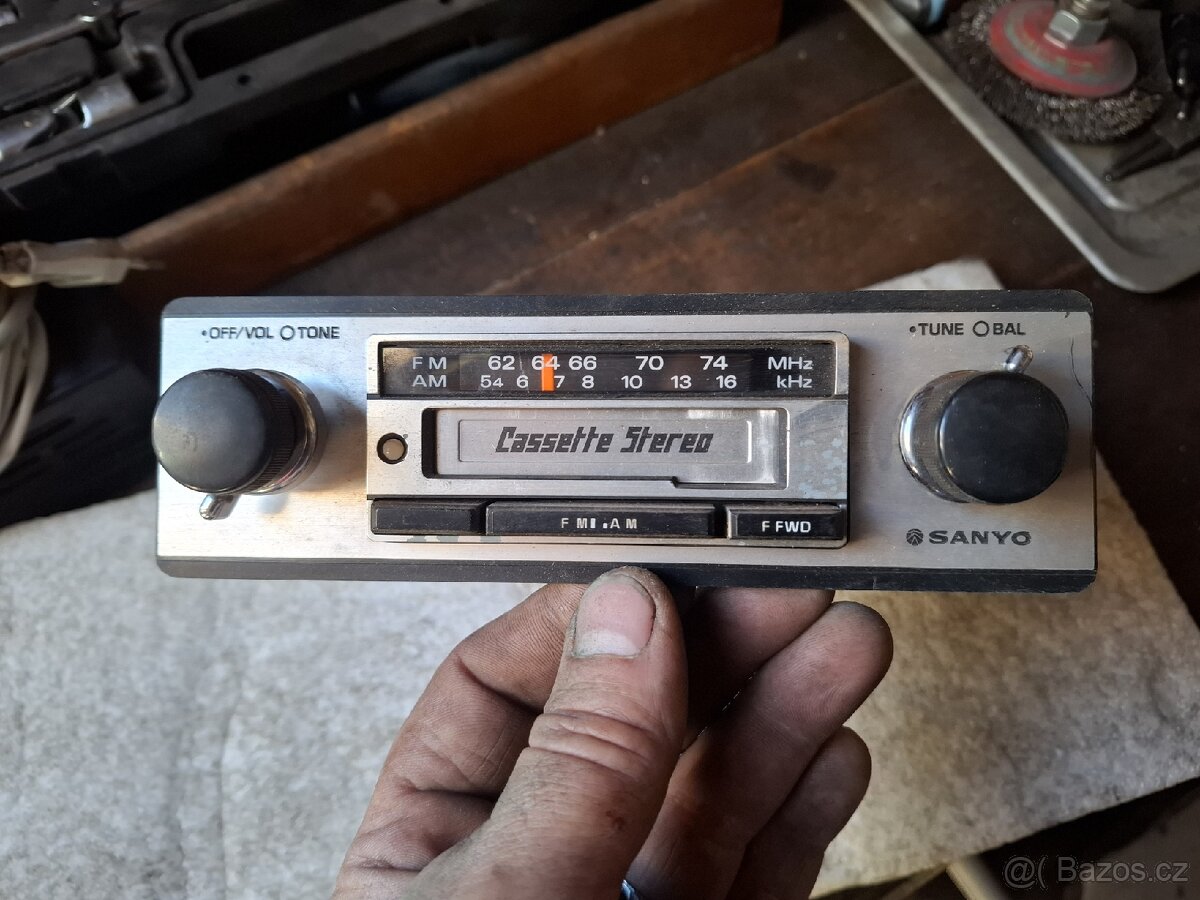 Auto rádio/ veterán