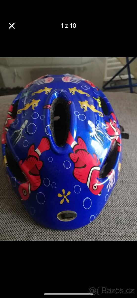 Helma na kolo, chrániče na kolena a lokty, batoh