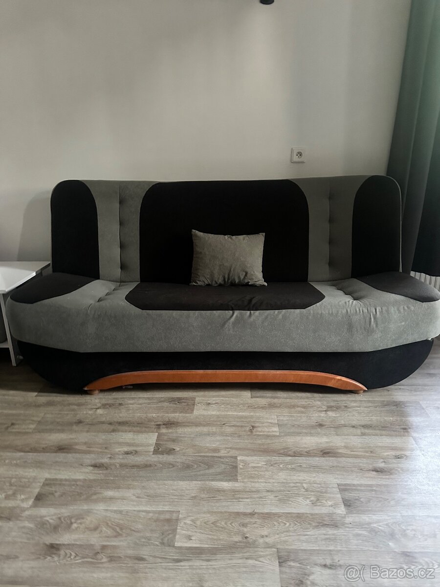 Rozkládací gauč