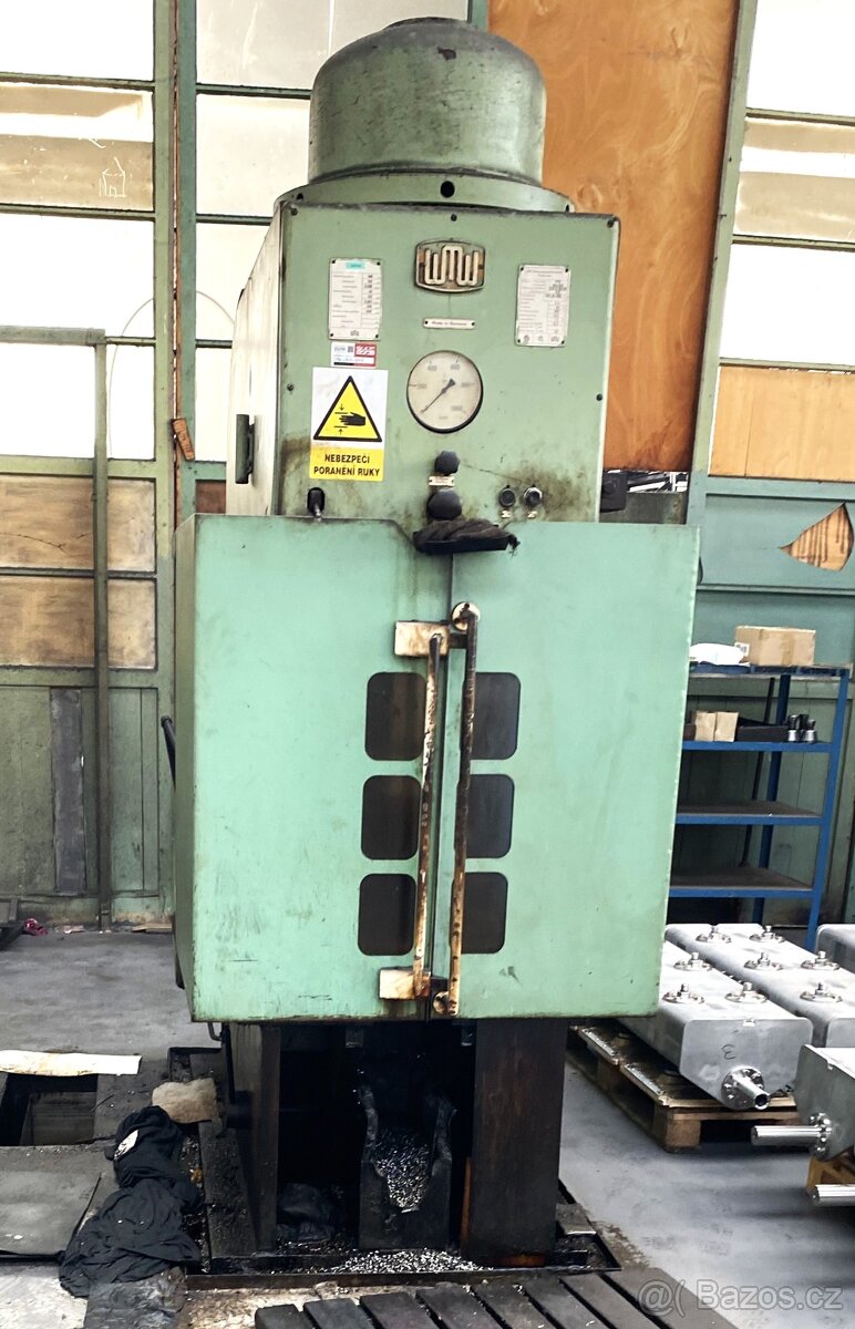 Lis hydraulický PYE 100
