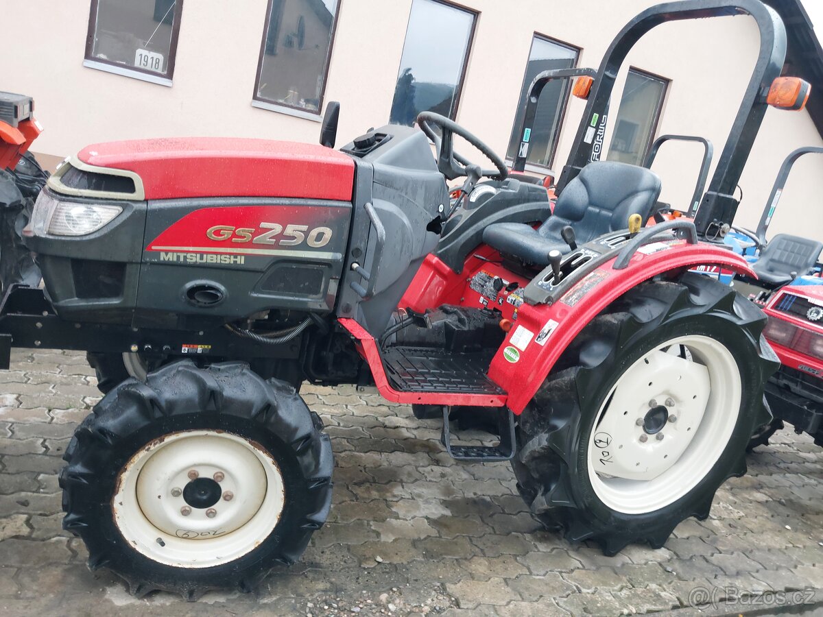 Mitsubishi GS250