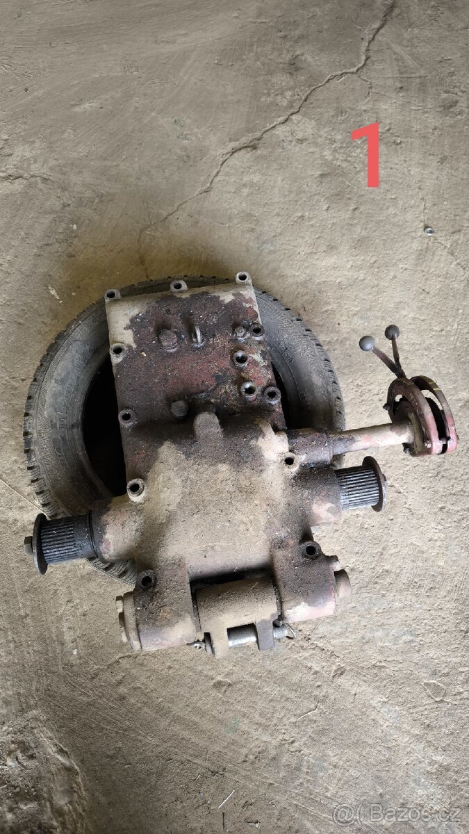 Víko hydrauliky zetor