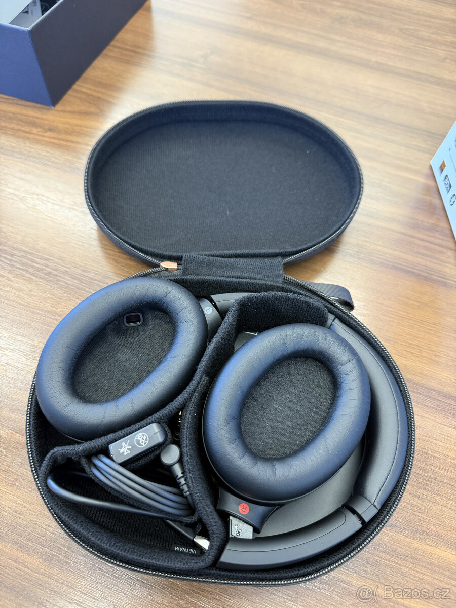 Sony WH-1000XM4, černá, koupeno 02/2025 Alza, záruka 40 měs