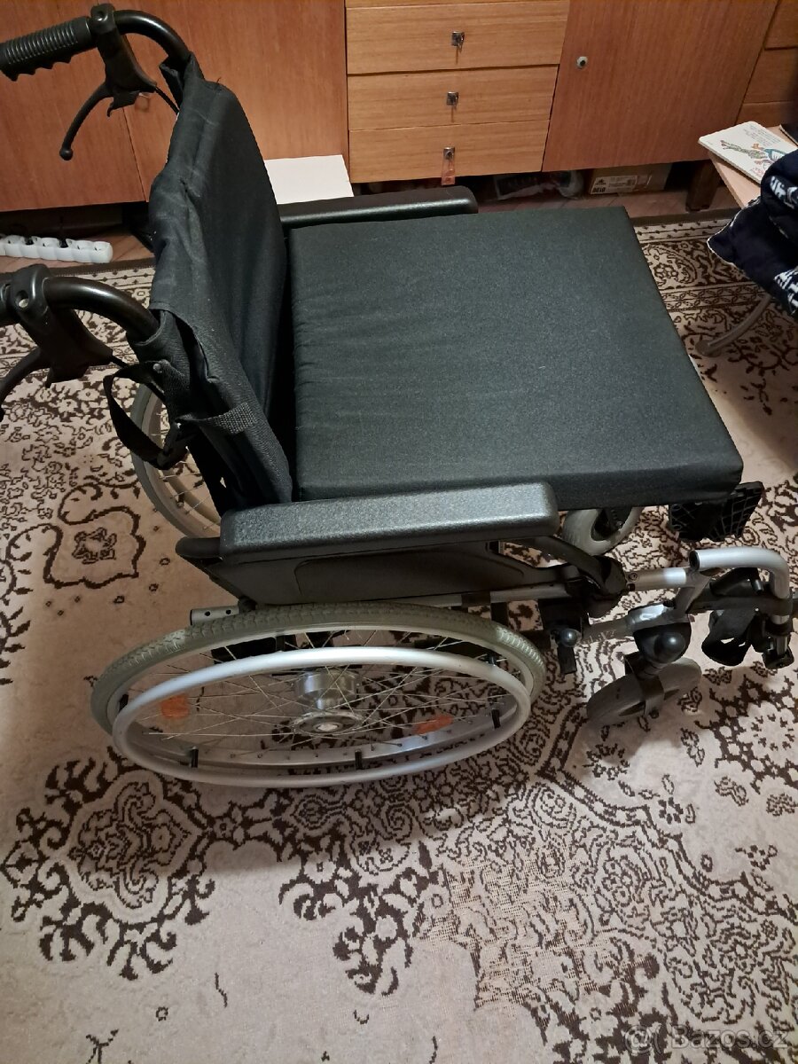 Invalidní vozík Breezy