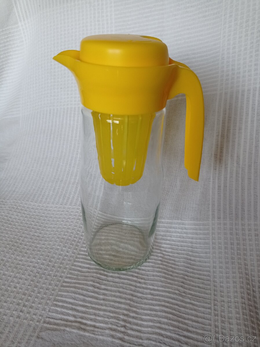 Skleněný džbán