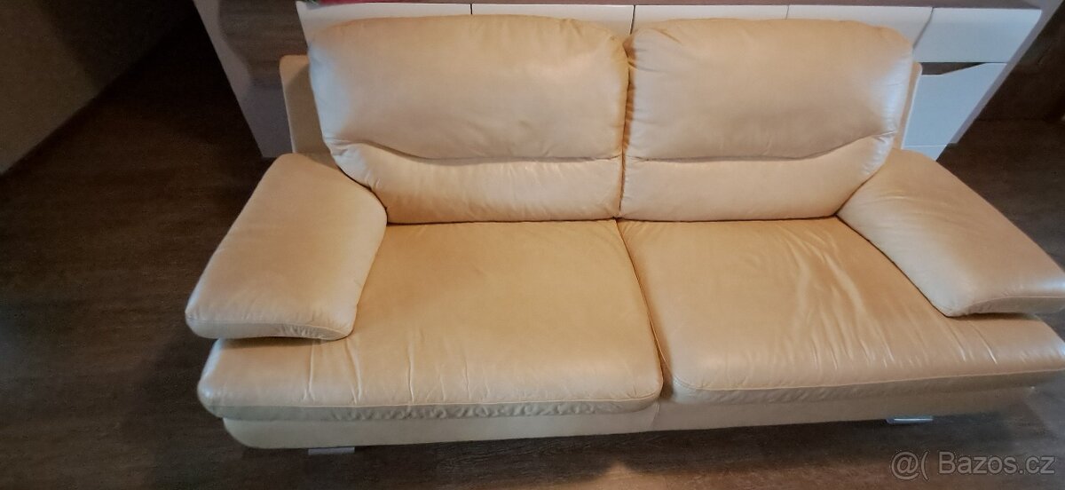 Kožená troj sedačka