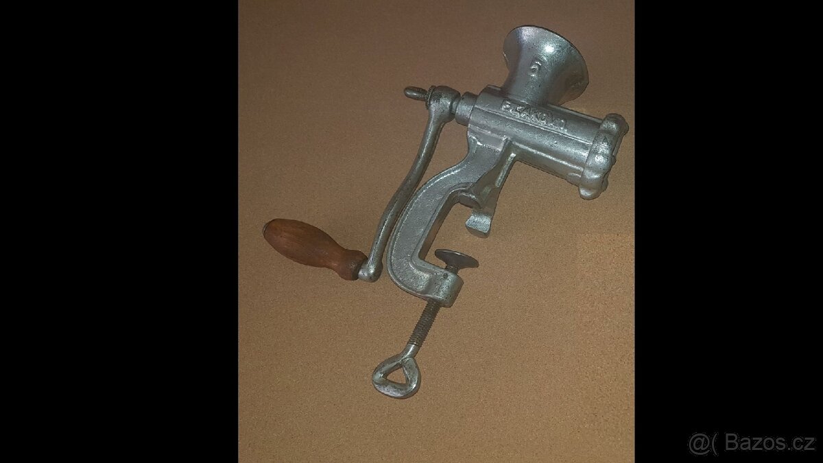 Ruční kovový mlýnek na maso č.5